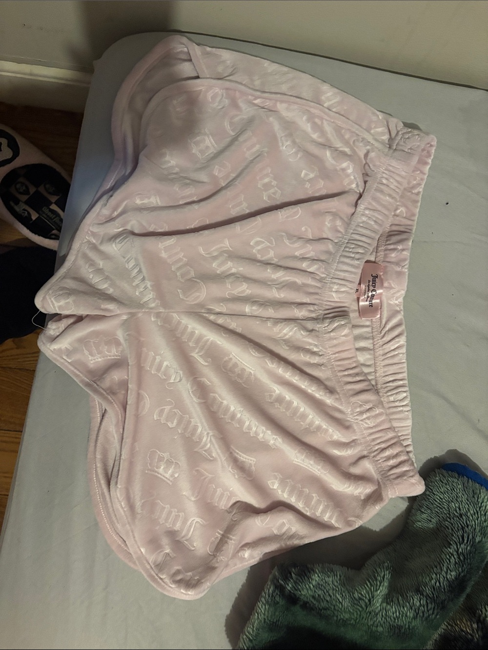 Juicy Couture 4-Pack Lounge Shorts in Black, Light Pink, White, Hot Pink - Picture 4 of 5